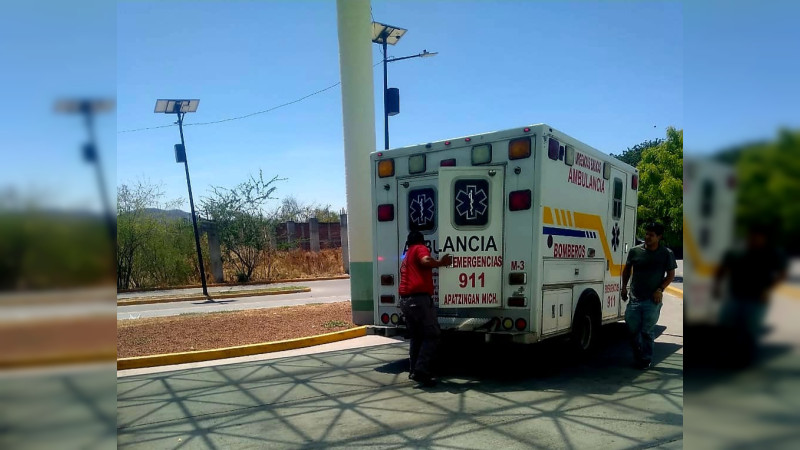 En presunto asalto, balean a motociclista en Apatzingán, Michoacán; muere en el hospital 