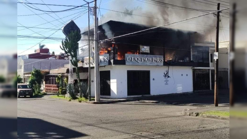 Se incendia negocio de venta de vinos en Uruapan, Michoacán; hubo daños materiales 