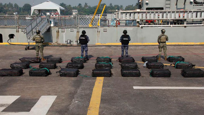 Asegura Marina dos embarcaciones 1.5 toneladas de sustancias ilícitas, en costas de Michoacán 