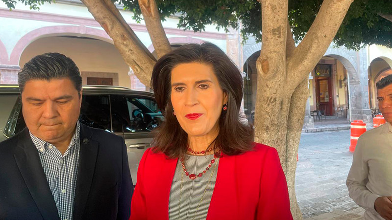 Vinculan a proceso a mujer que defraudó en trámites de visa  