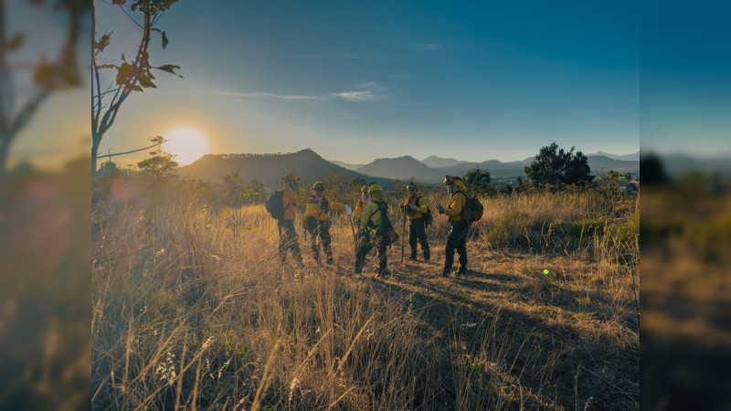 Brigadistas continúan con acciones preventivas contra incendios en Uruapan