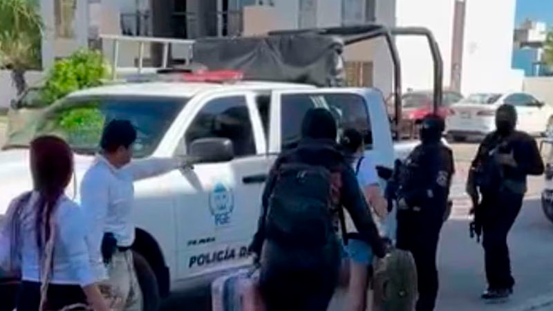 Rescatan a 8 colombianas víctimas de trata de personas, en Playa del Carmen, Quintana Roo 