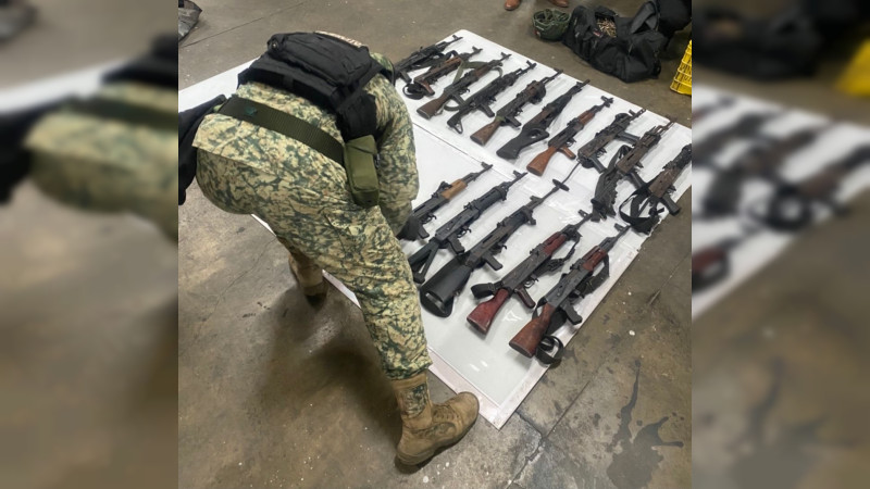 Dan 8 años de cárcel a detenidos con arsenal para armar a dos pelotones de pistoleros, en Jiquilpan, Michoacán  