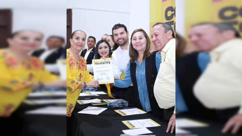 Formaliza Julieta Gallardo su registro como aspirante a la candidatura del Distrito de Puruándiro y recibe constancia 