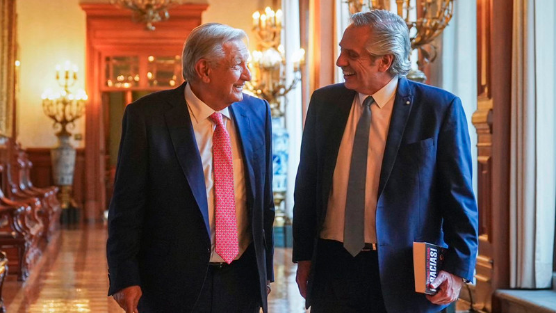 Ex presidente de Argentina tacha de "inaceptables" insultos de Milei a AMLO 