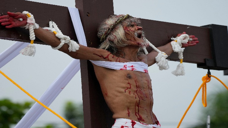 Crucifixiones en Filipinas muestran sufrimiento de Jesús en la Pasión de Cristo