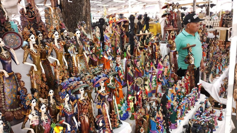 Tianguis Artesanal de Uruapan, fundamental para la reactivación económica de los artesanos 