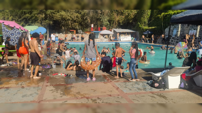 Toda una tradición acudir en familia en Semana Santa a los balnearios