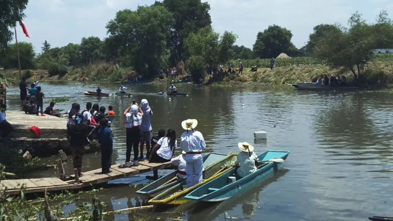 Por falta de agua en Lago de Pátzcuaro, suspenden la tradicional Regata en Urandén