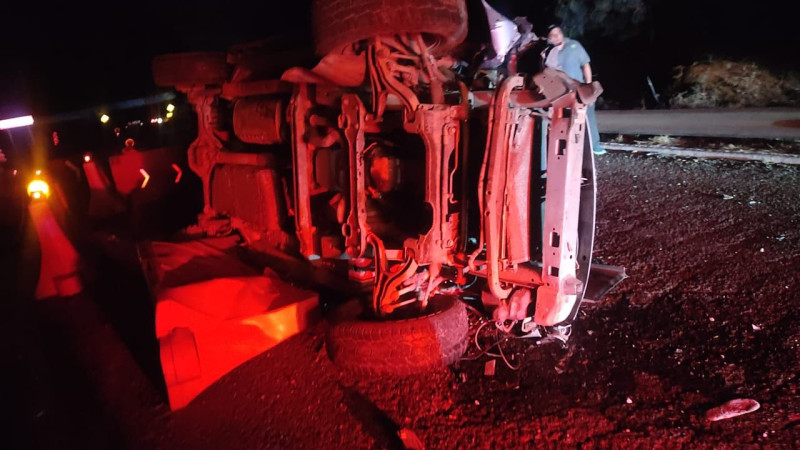 Accidente vial en la Siglo XXI deja una persona muerta y cuatro lesionadas