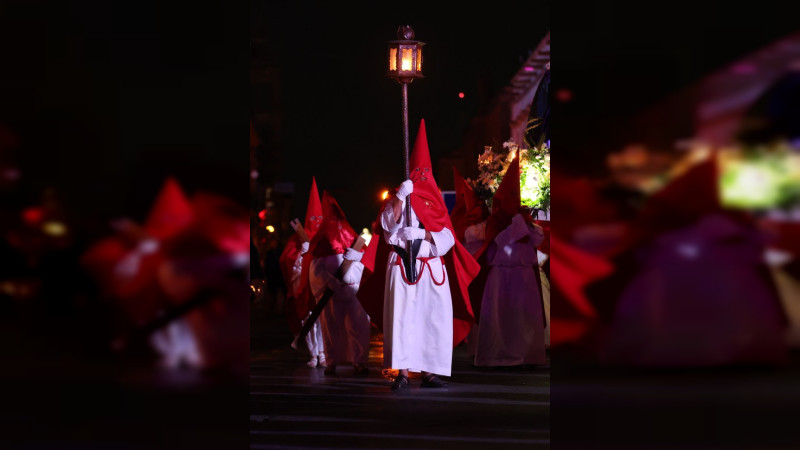 Saldo blanco en Procesión del Silencio en Morelia