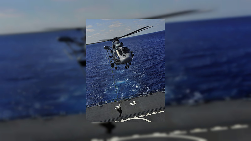 Siguen desaparecidos dos marinos tras desplome de helicóptero en Michoacán: Exigen localizar los cuerpos  