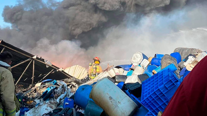Se incendia recicladora en La Piedad,  Michoacán