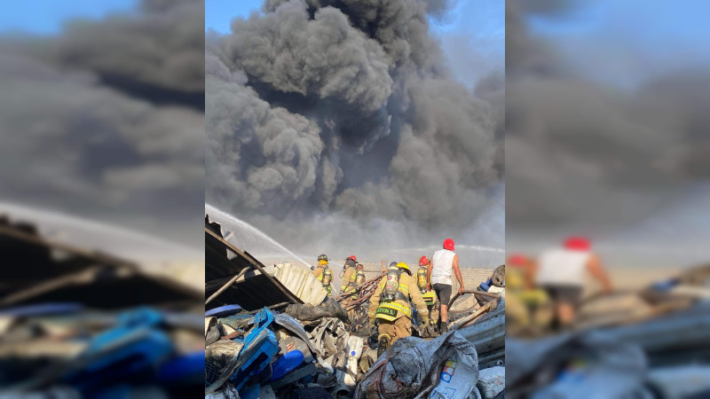 Se incendia recicladora en La Piedad,  Michoacán