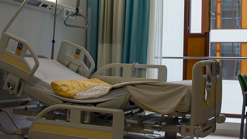 Hospitalizan por intoxicación grave a niño de 1 año, en Los Mochis; habría ingerido diésel 