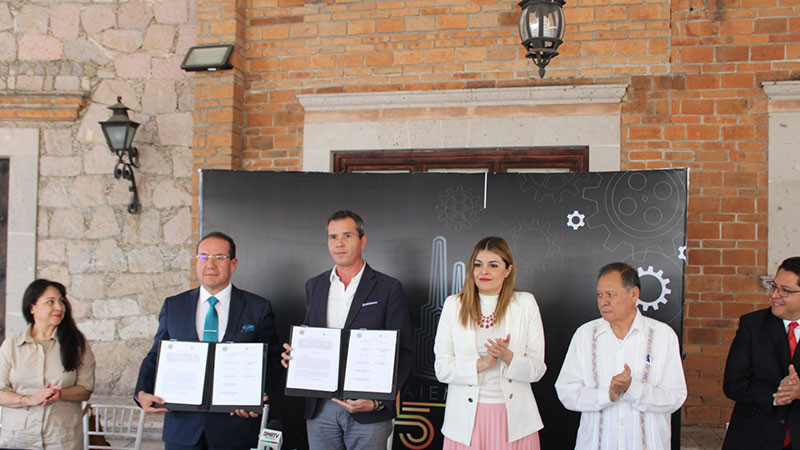 Signan convenio Asociación de Industriales y Universidad Michoacana  