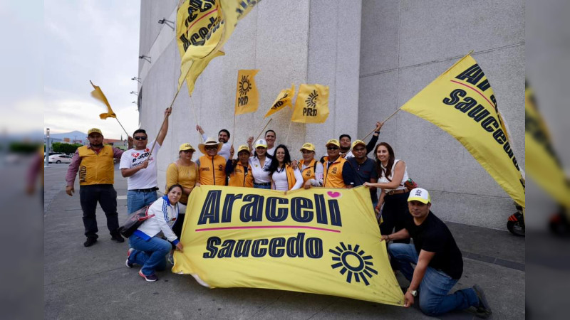 Con Araceli Saucedo celebra población el inminente triunfo de la paz en México