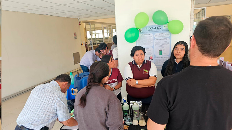 Estudiantes y docentes del Cecytem compiten en Concurso de Creatividad Tecnológica