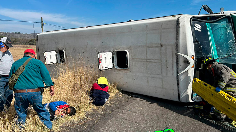 Choque en Morelia, Michoacán deja 10 heridos, tres son menores de edad