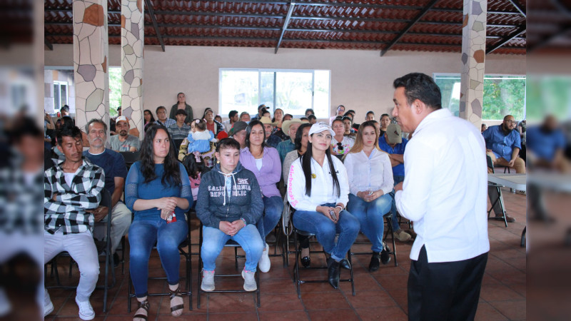 En Acuitzio PES da respaldo a Araceli Saucedo 