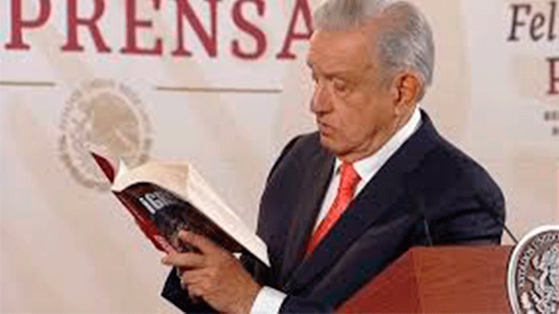 Tribunal Electoral desecha queja de Xóchitl Gálvez sobre libro de AMLO 
