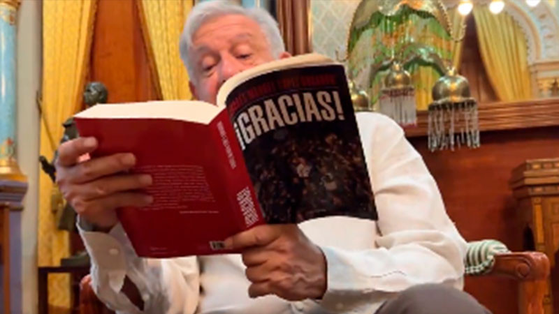 “Perdió la censura, ganó la libertad”: AMLO celebra que el Tribunal Electoral no prohibiera su libro "Gracias" 