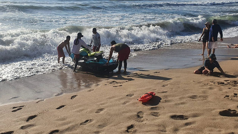 Policía Acuática de Mazatlán salva a cinco personas en dos intervenciones  