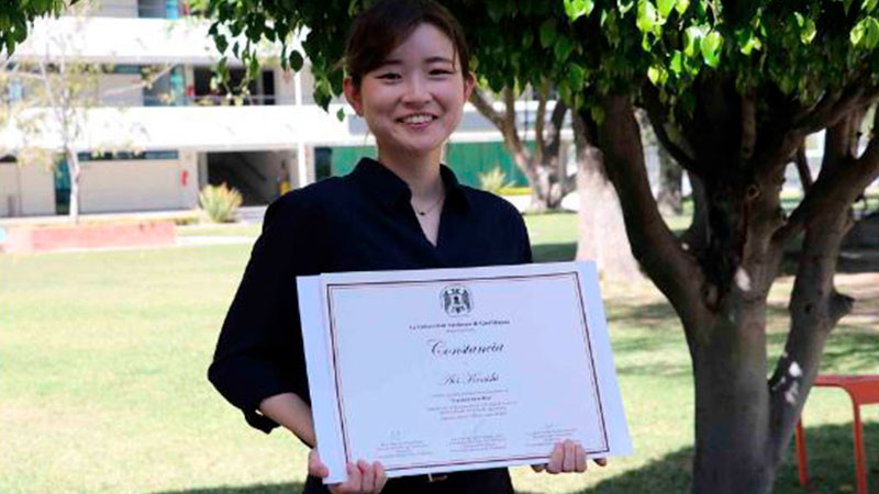 Viene desde Japón para aprender español en la Universidad Autónoma de Guadalajara   