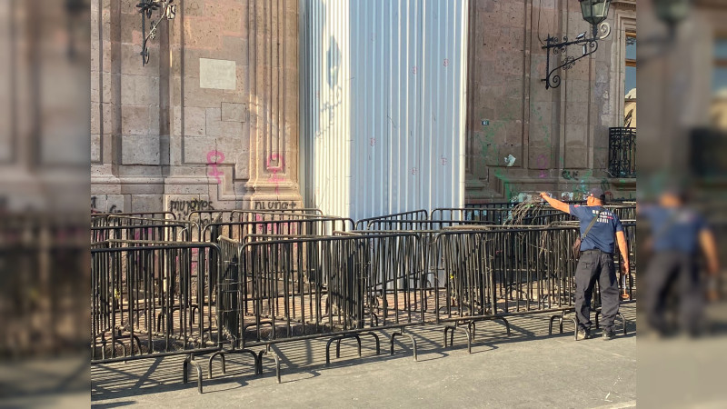 Blindan Palacio de Gobierno previo a marcha de comuneros de Arantepacua