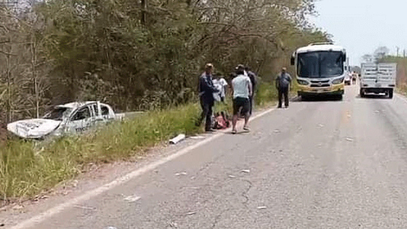 Brigadistas de Morena sufren volcadura en Campeche; hay un muerto y nueve heridos 