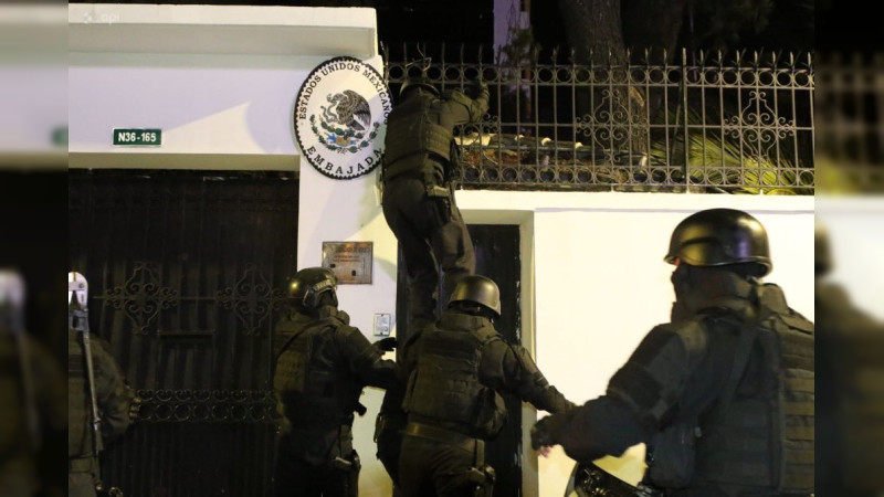 Policías irrumpen embajada de México en Ecuador; detienen a Jorge Glas 