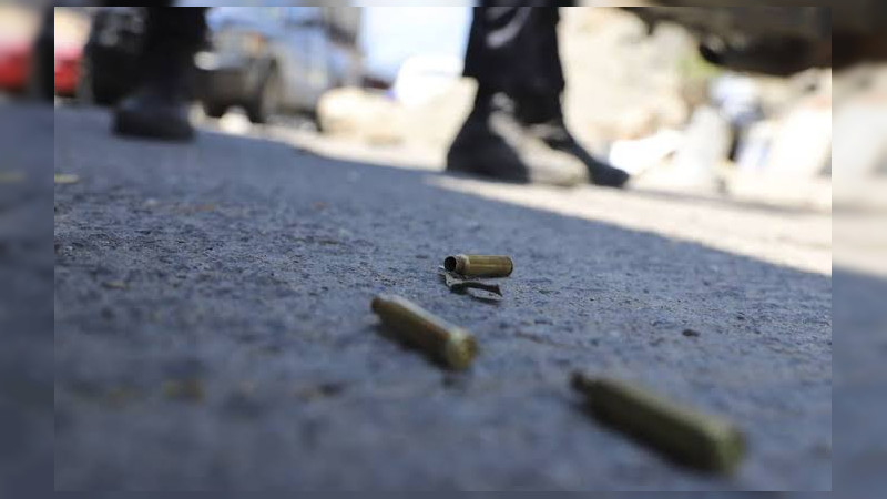 Se enfrentan cárteles en Apatzingán, Michoacán: Balaceras alertan a pobladores  