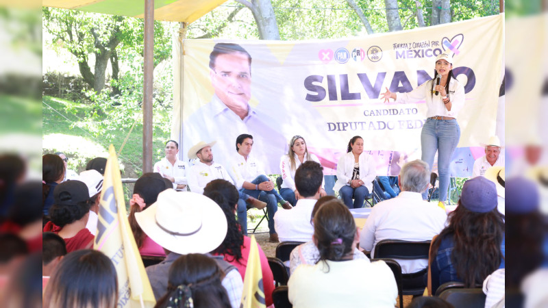 En Tlalpujahua ratifica Araceli Saucedo su compromiso con las y los productores michoacanos