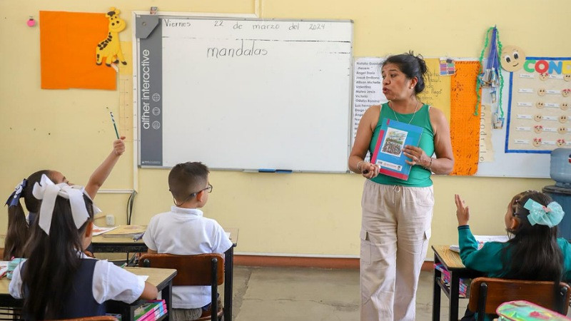 Este lunes regresan a clases más de un millón de estudiantes en Michoacán 