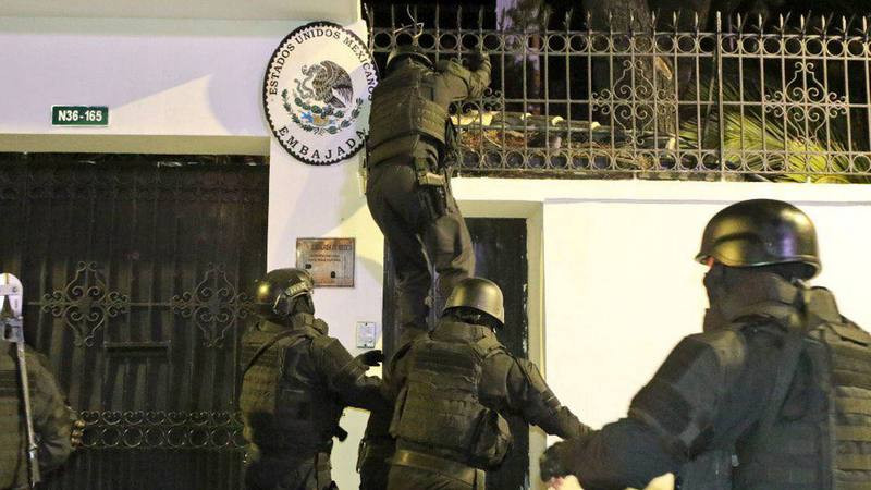 Reino Unido condena asalto de fuerzas ecuatorianas a la Embajada de México 