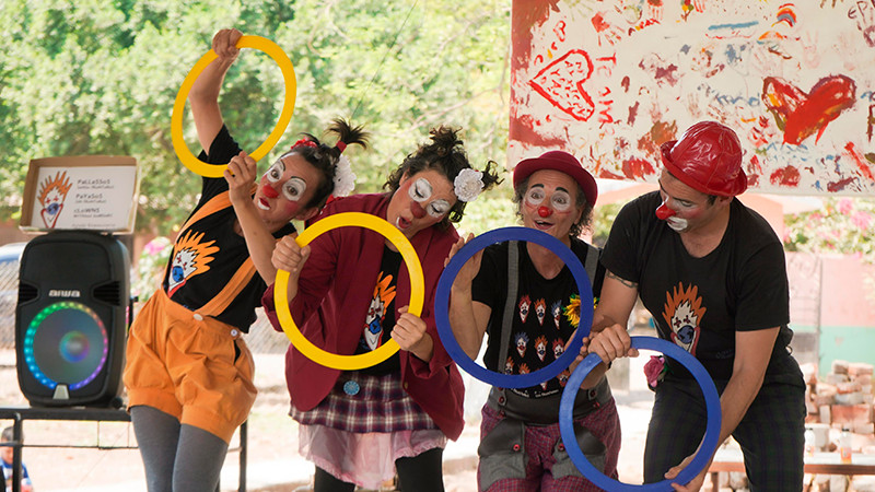 Payasos sin Fronteras lleva sonrisas a menores de Tarímbaro y Apatzingán
