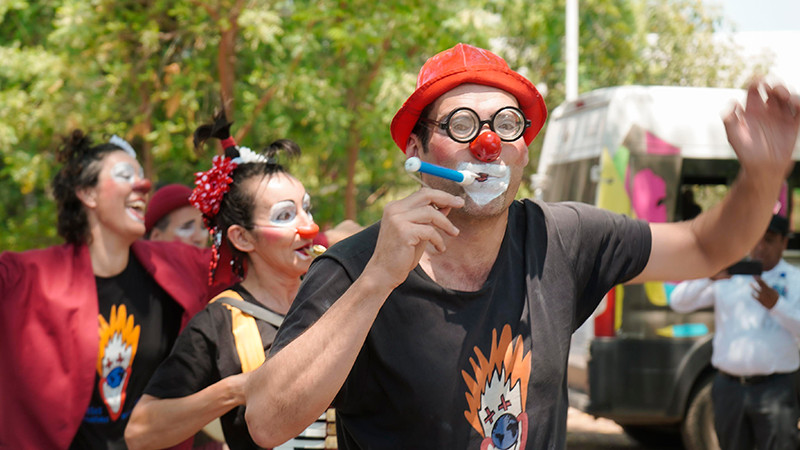 Payasos sin Fronteras lleva sonrisas a menores de Tarímbaro y Apatzingán