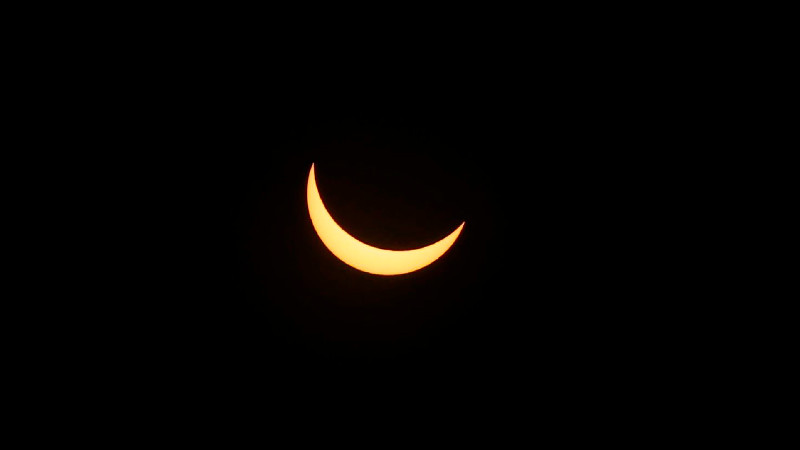  Más de 6 mil personas disfrutaron el eclipse solar en el Planetario de Morelia
