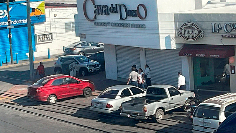 Le roban 700 mil pesos a un hombre en Zamora, Michoacán  
