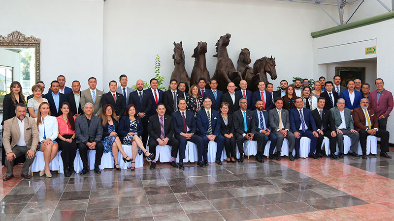 Rinde protesta Alan Omar del Río Ortiz como presidente de la ANEFAC Michoacán 