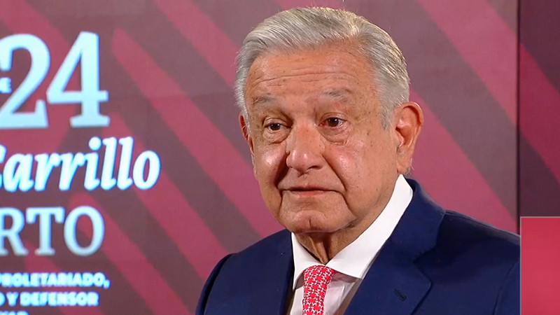 AMLO homenajea a personal diplomático tras asalto a Embajada de México en Ecuador 