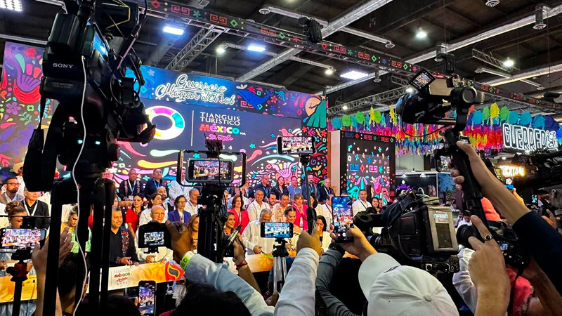 Pabellón de Michoacán enamora al Tianguis Turístico de Acapulco