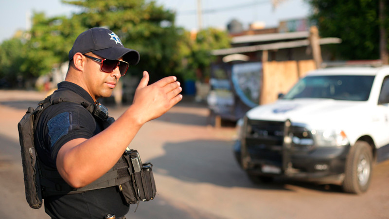 Realizan operativo de fortalecimiento de seguridad en zona urbana de Apatzingán, Michoacán