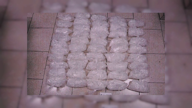 Detienen a sujetos que transportaban más de 100 kilos de droga escondidos en cajas de huevos