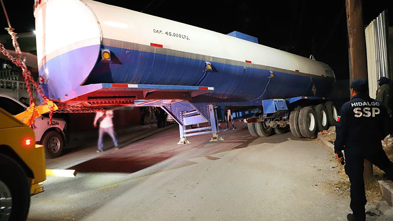 Decomisan 80 mil litros de combustible de procedencia ilícita y detienen a dos en Hidalgo 