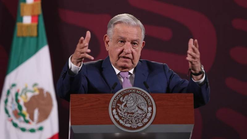 AMLO afirma que ya se investigan causas del agua contaminada en la CDMX 
