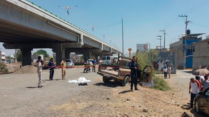 Sujeto aparentemente ebrio atropella a 4 personas; hay un muerto, en Ecatepec