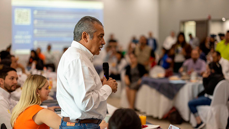 Raúl Morón ofrece al sector empresarial trabajar de la mano por Michoacán 