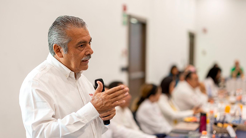 Raúl Morón ofrece al sector empresarial trabajar de la mano por Michoacán 
