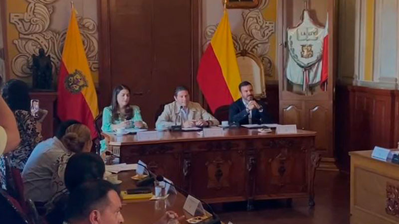 Alfonso Martínez Alcázar obtiene licencia para contender por la reelección del ayuntamiento de Morelia, Michoacán 